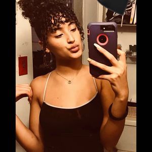 Meet your Posher, Loraine